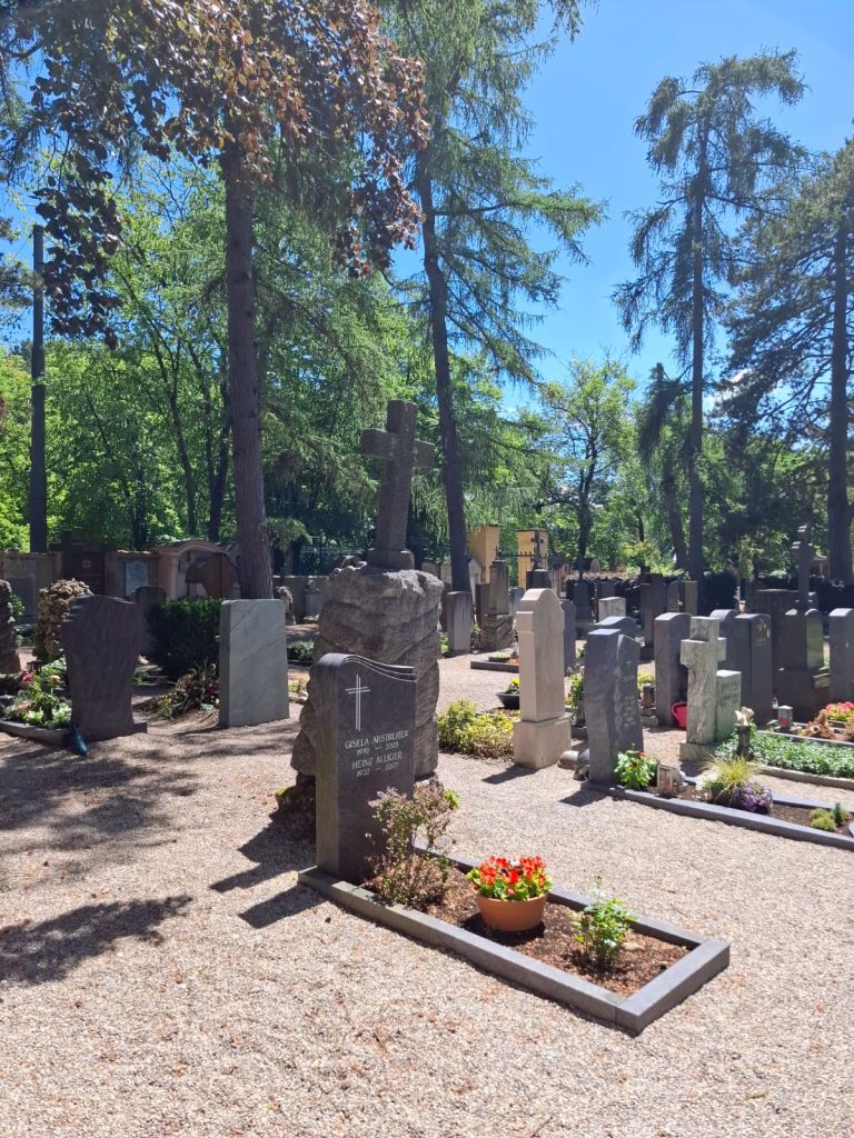 Ruhiger Nebenbereich als Rückzugsort bei einer Trauerfeier